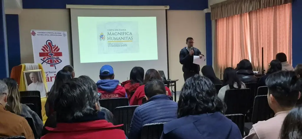 «Humanizar en tiempos de inteligencia artificial»: los colaboradores pastorales reflexionan sobre Magnífica Humanitas